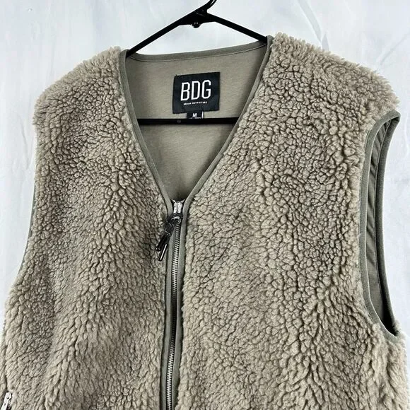 BDG Urban Outfitters Medium Borg Sherpa Vest Brown Zip Pockets Sleeveless Cozy - Picture 2 of 12